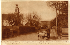 350659 Gezicht op de Hamseweg met bebouwing en beplanting te Hoogland; met links de Nederland-hervormde kerk (ged. - ...